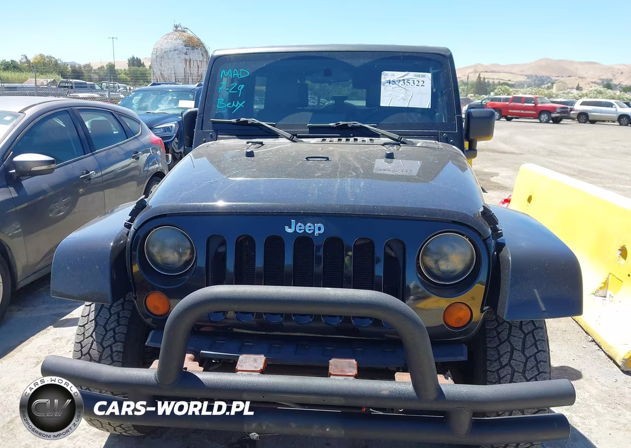 2007 Jeep Wrangler Unlimited Sahara VIN:1J4GA591X7L151323 - 6