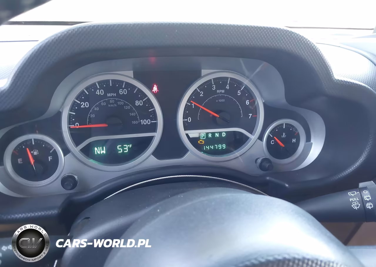 2007 Jeep Wrangler Unlimited Sahara VIN:1J4GA591X7L151323 - 7