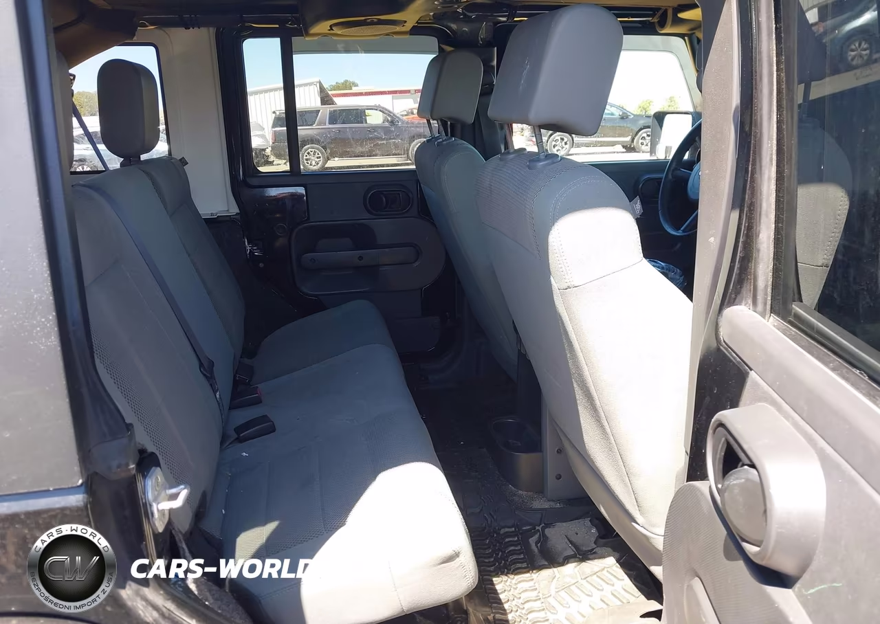2007 Jeep Wrangler Unlimited Sahara VIN:1J4GA591X7L151323 - 8