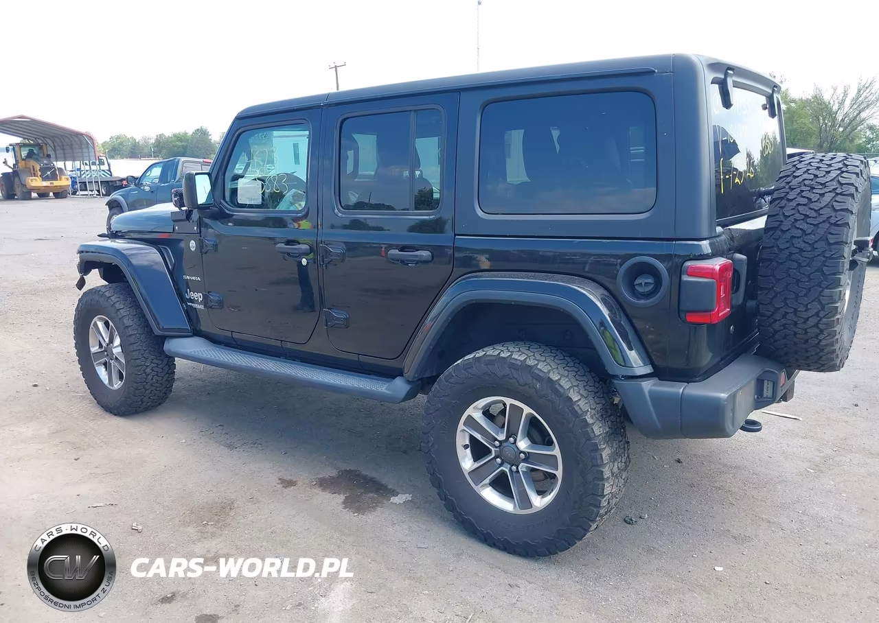 2018 Jeep Wrangler Unlimited Sahara 4X4 VIN:1C4HJXEG6JW156797 - 3