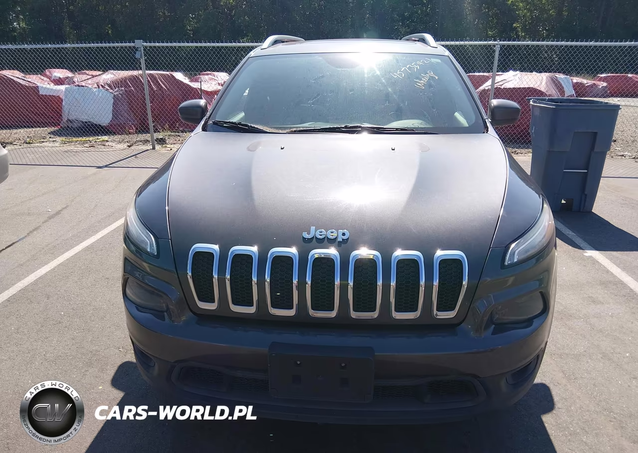 2015 Jeep Cherokee Latitude VIN:1C4PJLCS0FW711410 - 6