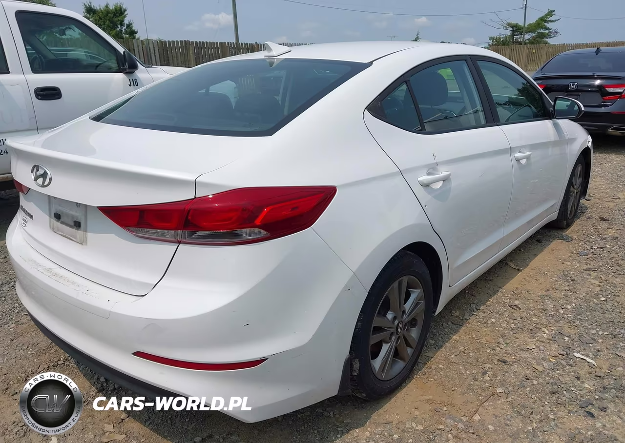 2018 Hyundai Elantra Sel VIN:5NPD84LF3JH221128 - 4