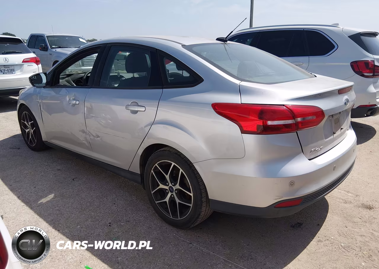 2017 Ford Focus Sel VIN:1FADP3H20HL237169 - 3