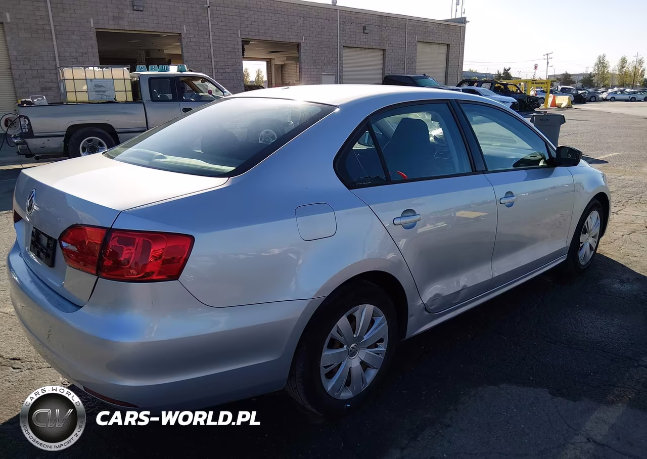 2013 Volkswagen Jetta 2.0L S VIN:3VW2K7AJ2DM213373 - 4