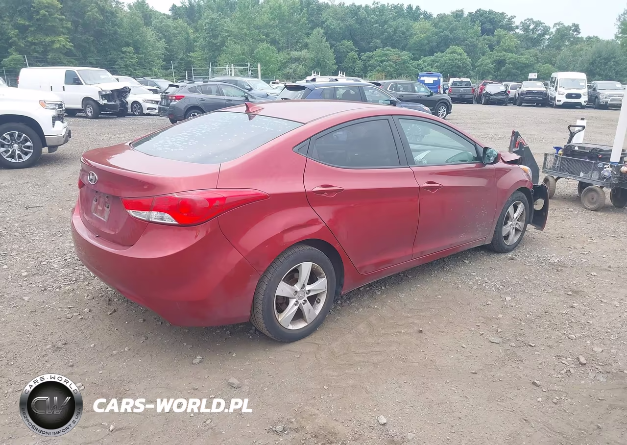 2013 Hyundai Elantra Gls VIN:5NPDH4AE1DH210627 - 4
