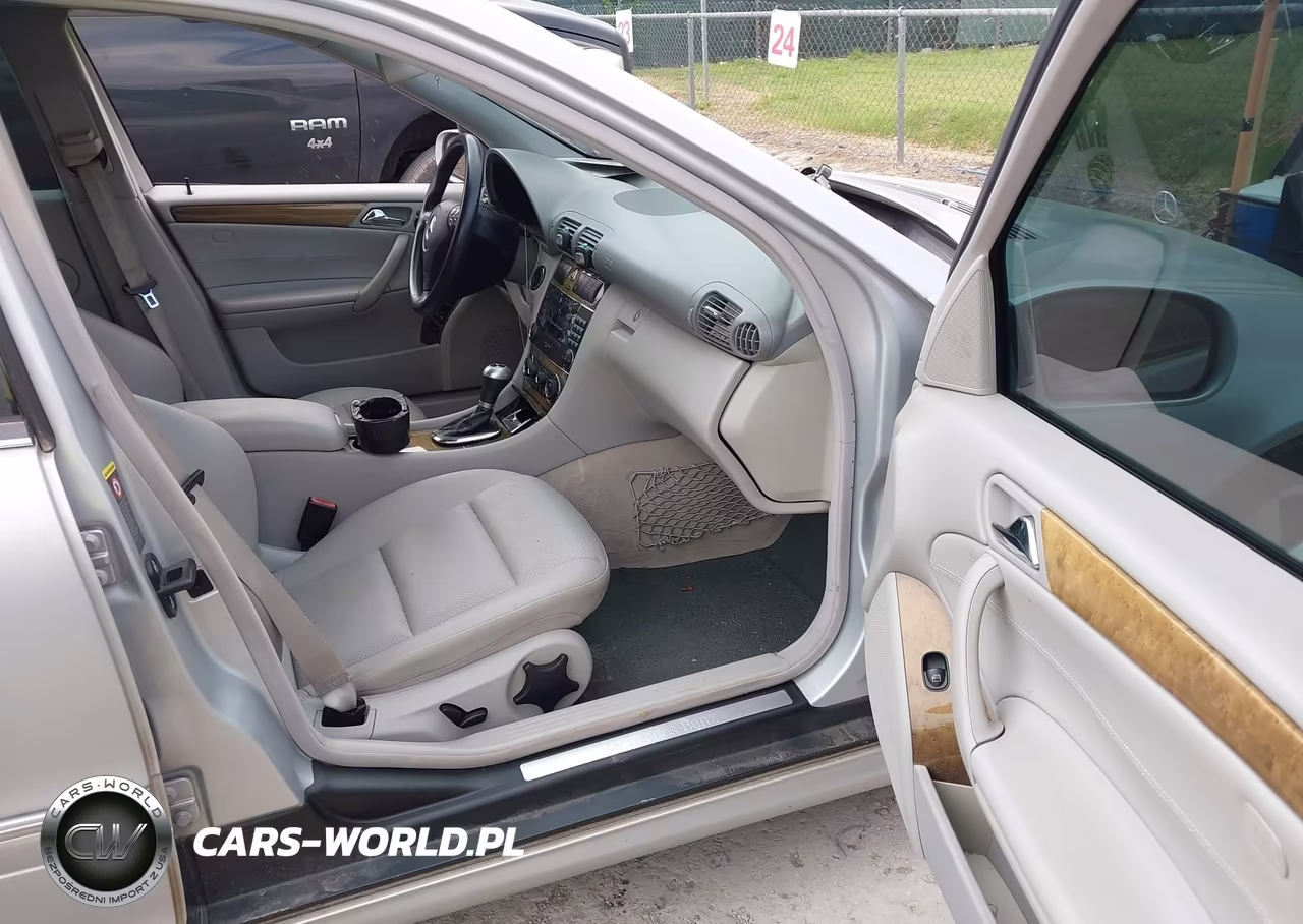 2007 Mercedes-Benz C 230 Sport VIN:WDBRF52H77F858366 - 5
