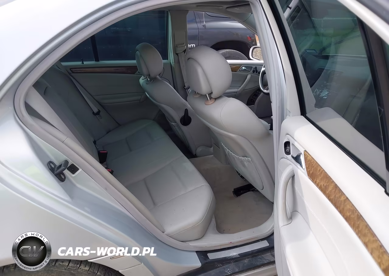 2007 Mercedes-Benz C 230 Sport VIN:WDBRF52H77F858366 - 8