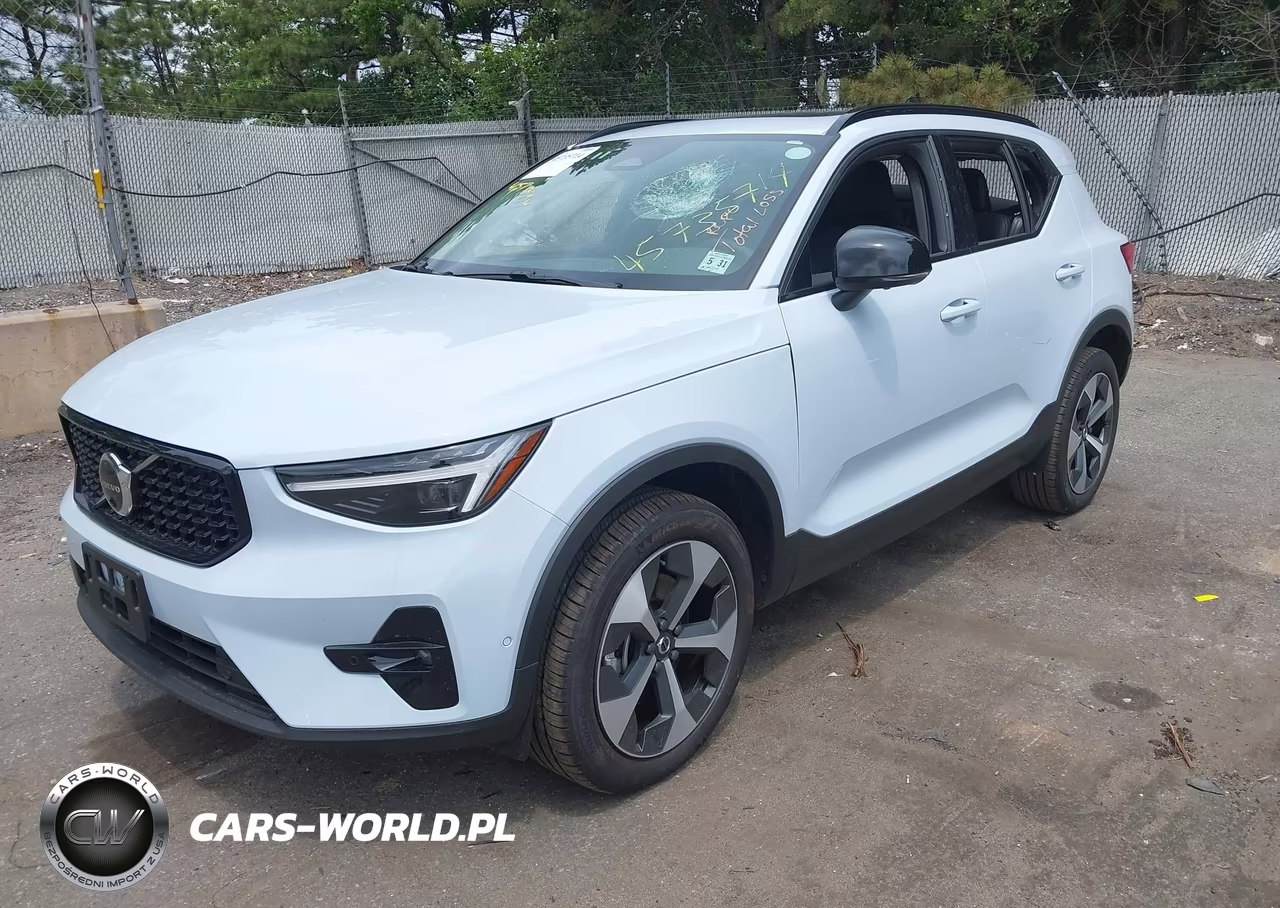 2026 Volvo Xc40 Plus, B5 Awd Gas (Mild Hybrid), Dark VIN:YV4L12UC2T2782463 - 2
