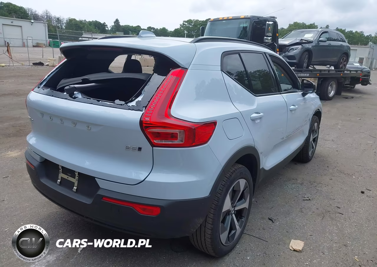 2026 Volvo Xc40 Plus, B5 Awd Gas (Mild Hybrid), Dark VIN:YV4L12UC2T2782463 - 4