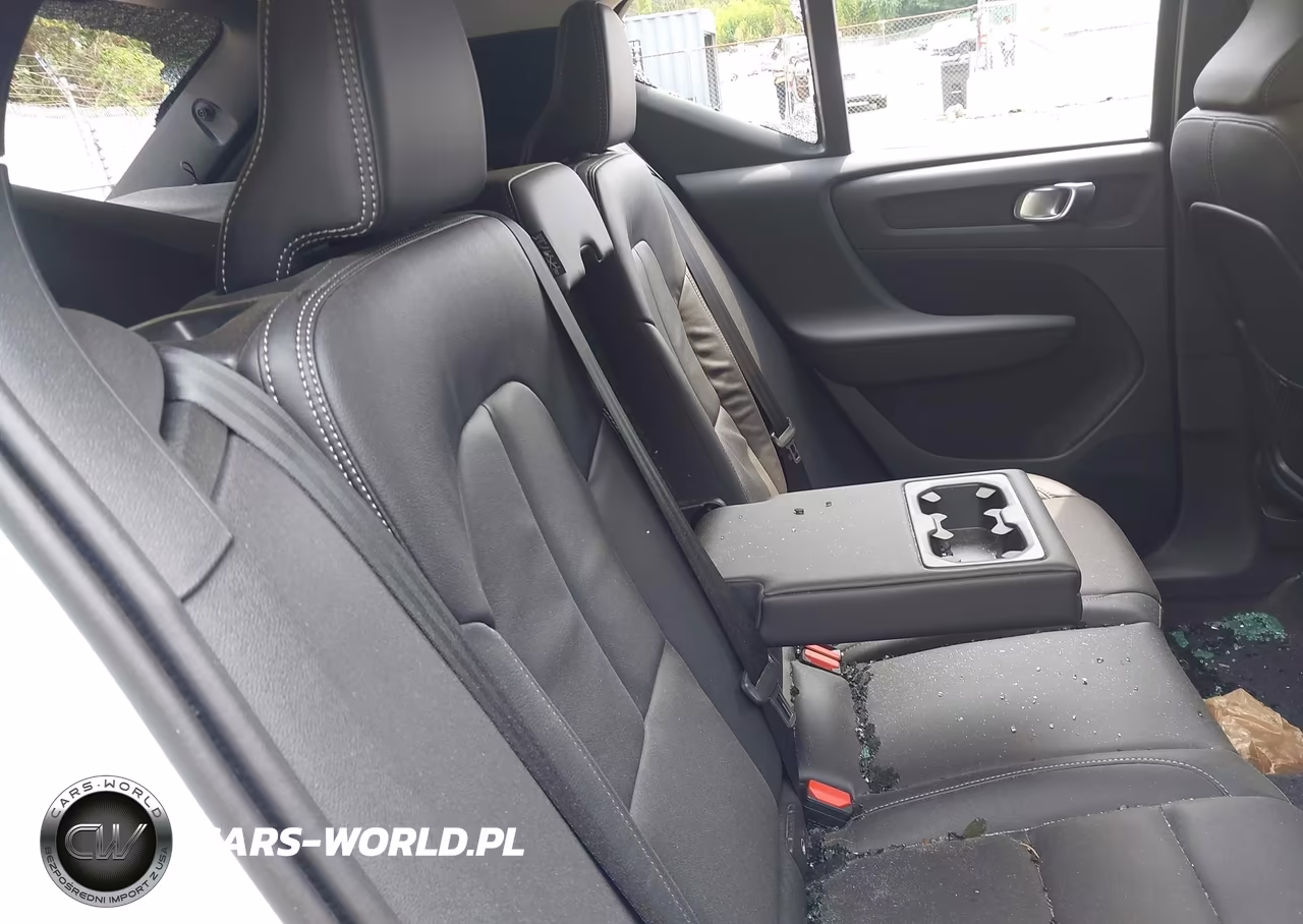 2026 Volvo Xc40 Plus, B5 Awd Gas (Mild Hybrid), Dark VIN:YV4L12UC2T2782463 - 8