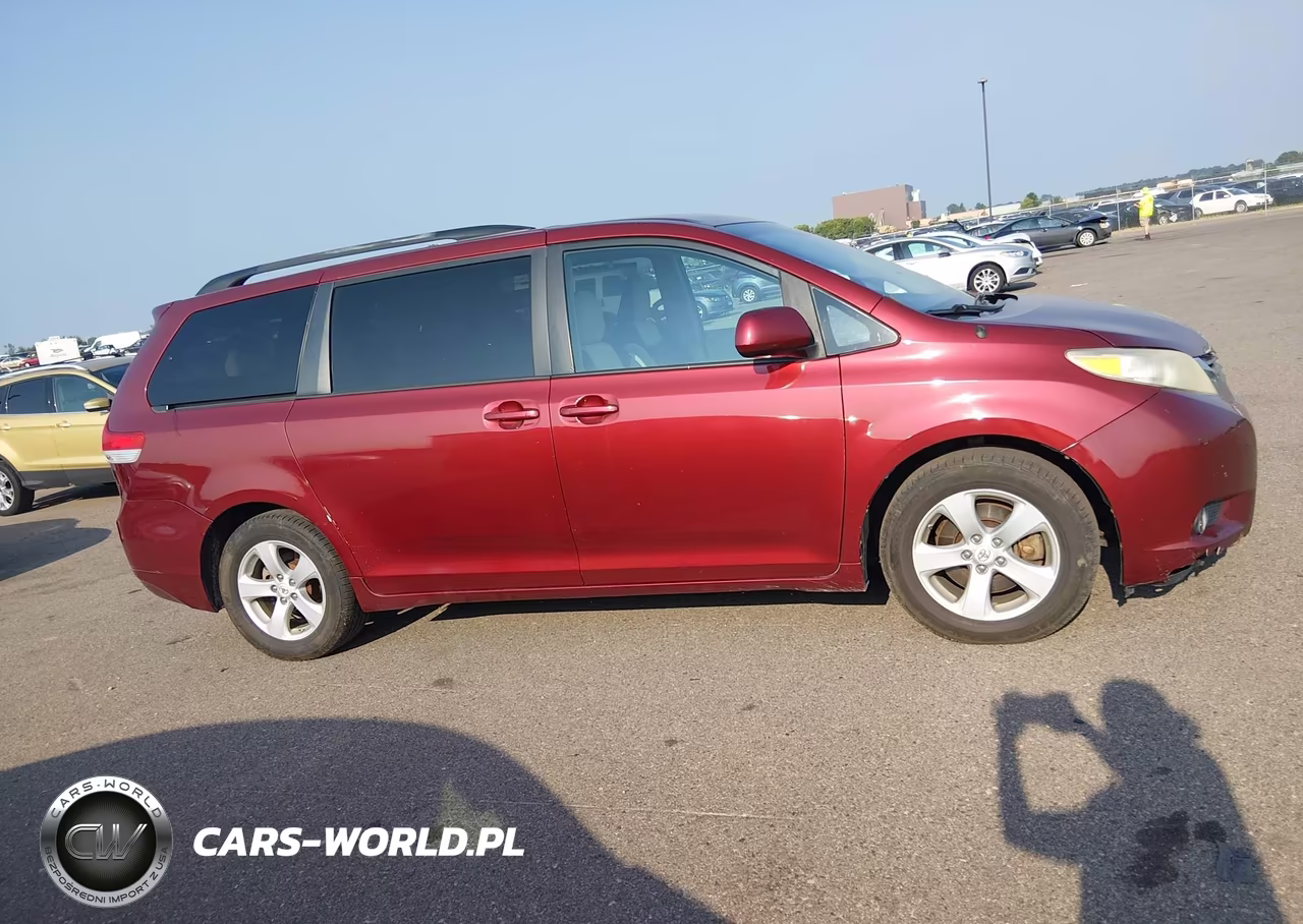2012 Toyota Sienna Le V6 8 Passenger VIN:5TDKK3DC6CS207423 - 13