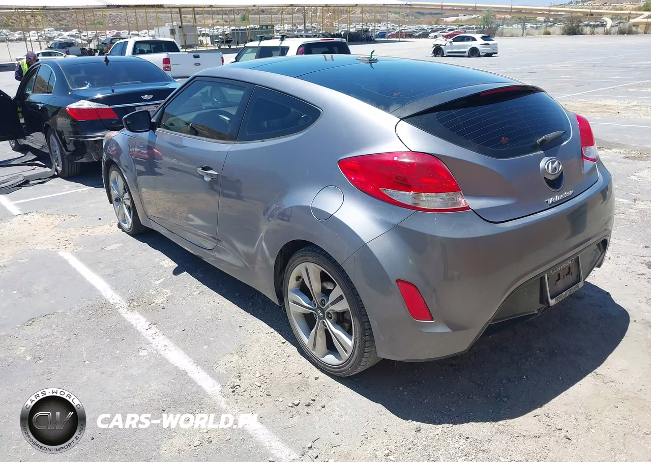 2017 Hyundai Veloster Value Edition VIN:KMHTC6AD9HU315484 - 3