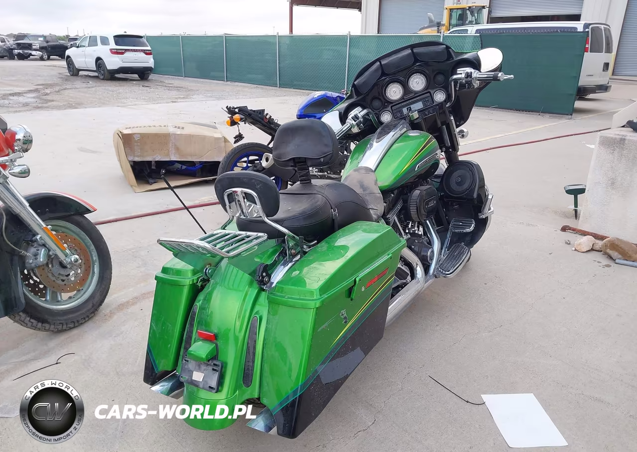 2011 Harley-Davidson Flhxse2 VIN:1HD1PZ811BB958085 - 4