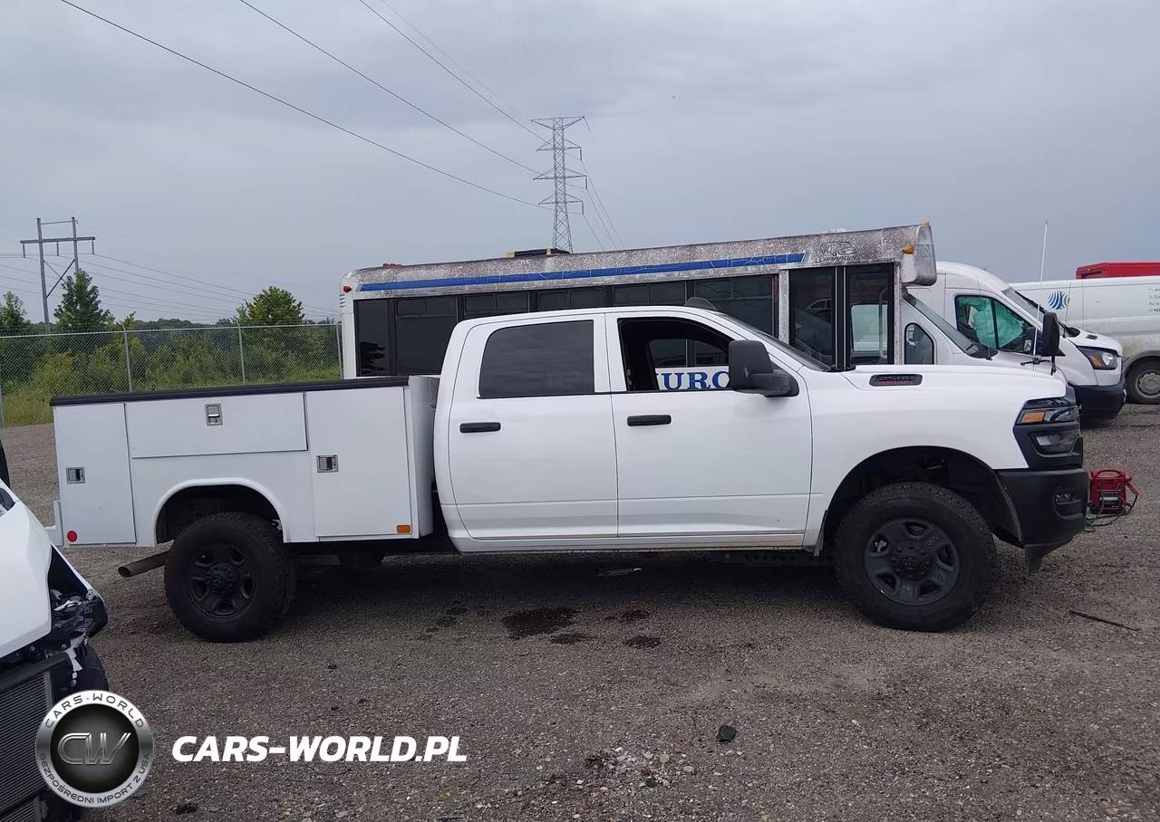 2025 Ram 2500 Tradesman VIN:3C7WR5HJ1SG528075 - 13