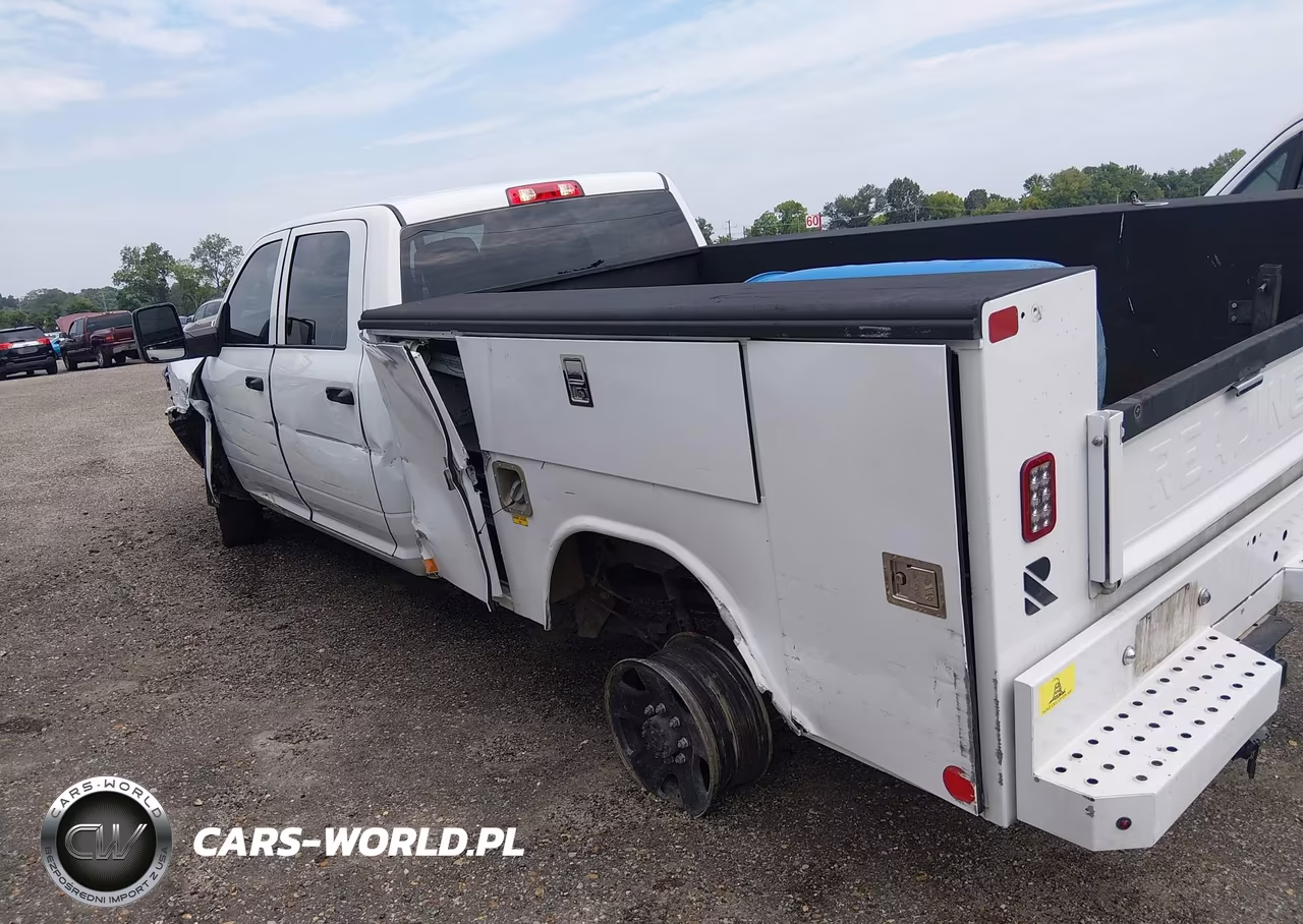 2025 Ram 2500 Tradesman VIN:3C7WR5HJ1SG528075 - 17