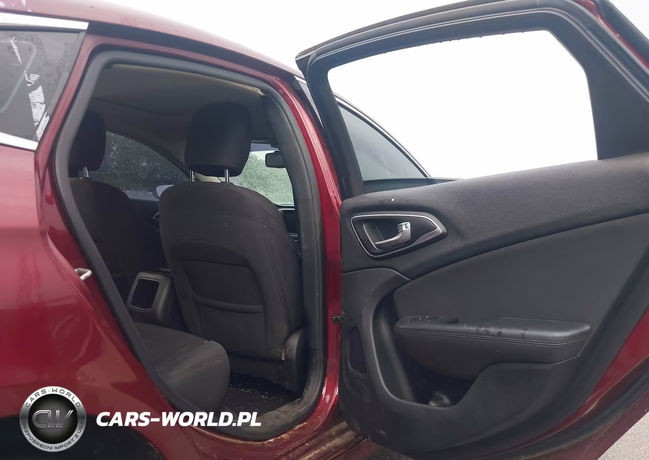 2015 Chrysler 200 Limited VIN:1C3CCCABXFN636799 - 8