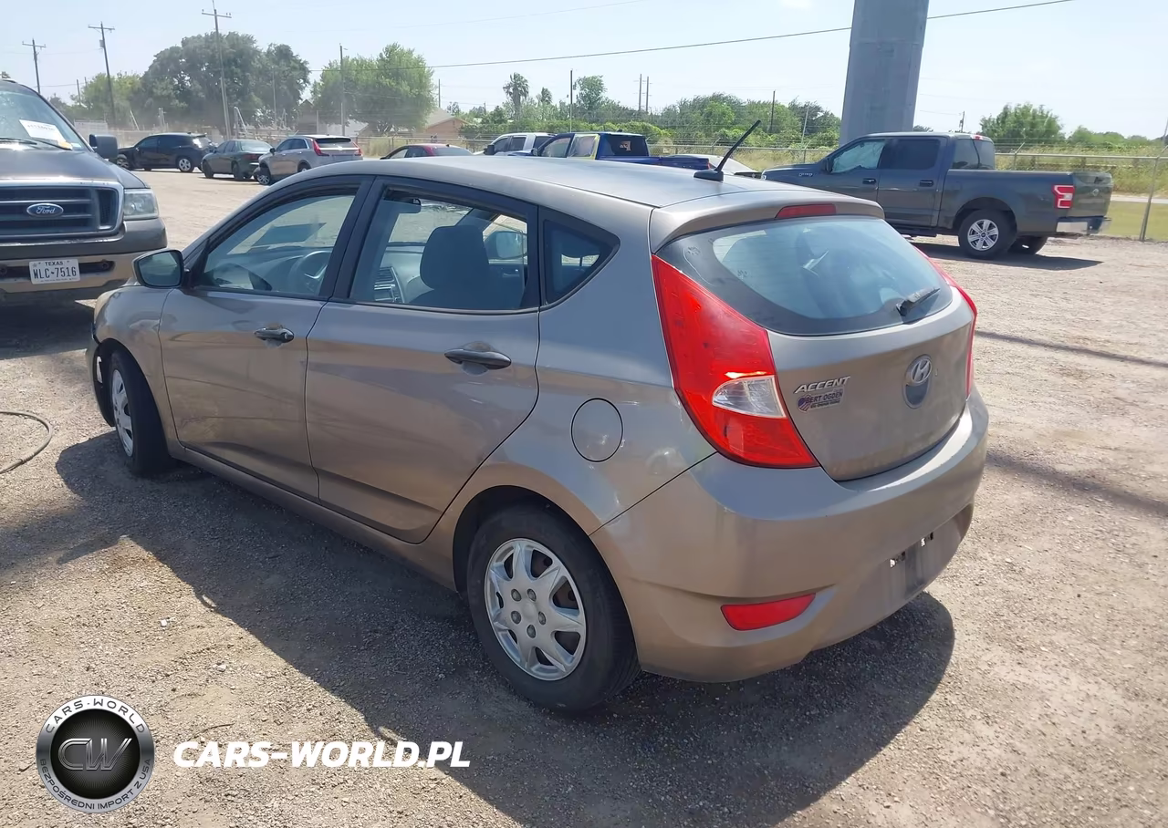 2013 Hyundai Accent Gs VIN:KMHCT5AE5DU083950 - 3