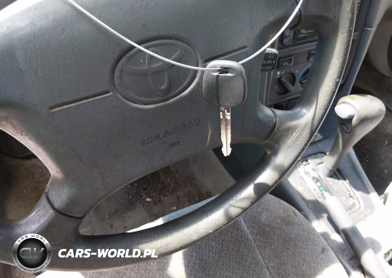 2000 Toyota Camry Le VIN:JT2BG22K7Y0524796 - 11