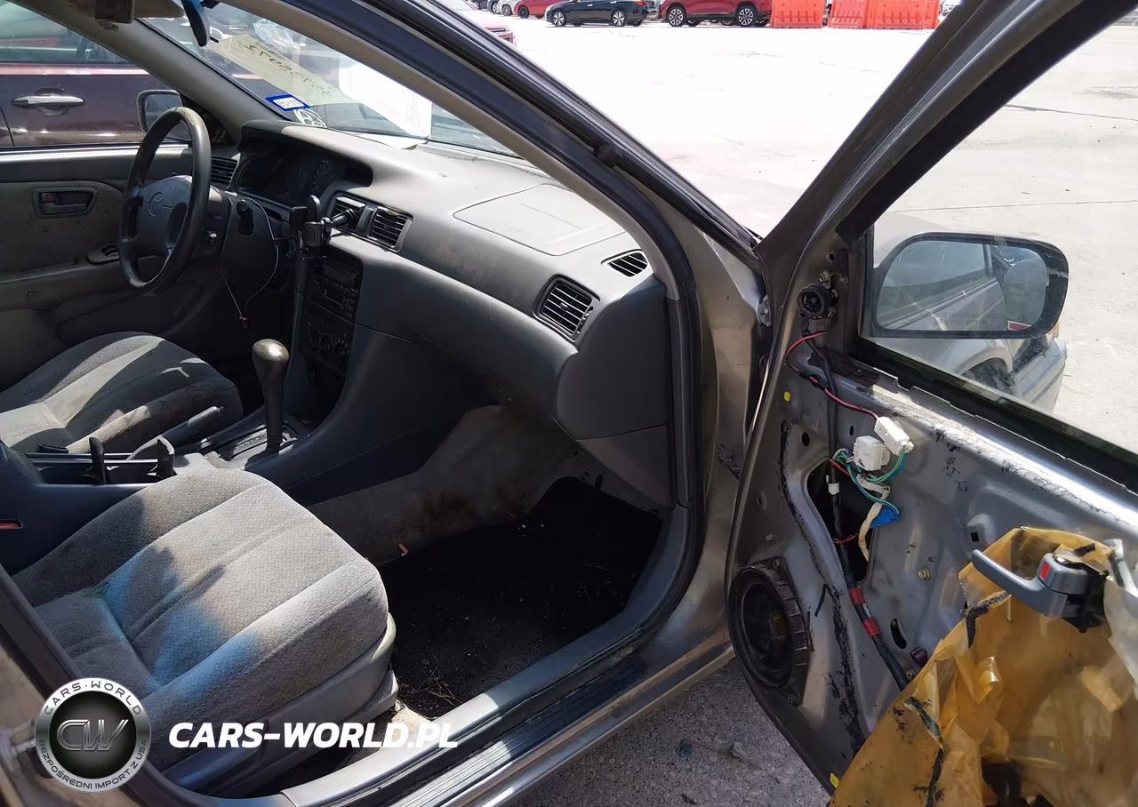 2000 Toyota Camry Le VIN:JT2BG22K7Y0524796 - 5