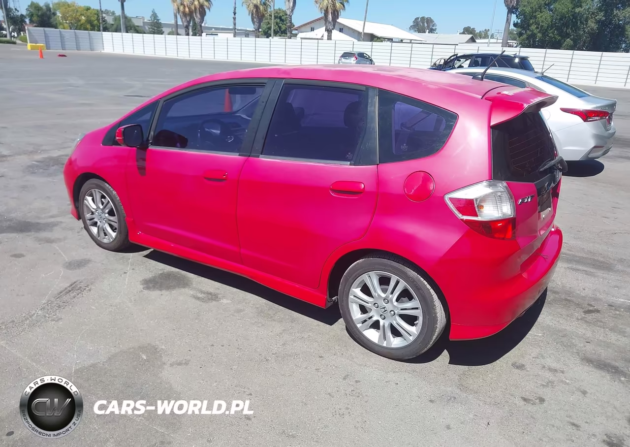 2010 Honda Fit Sport VIN:JHMGE8H46AC020953 - 3
