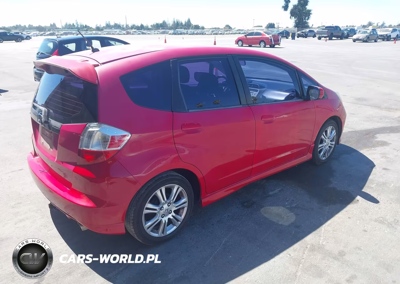 2010 Honda Fit Sport VIN:JHMGE8H46AC020953 - 4