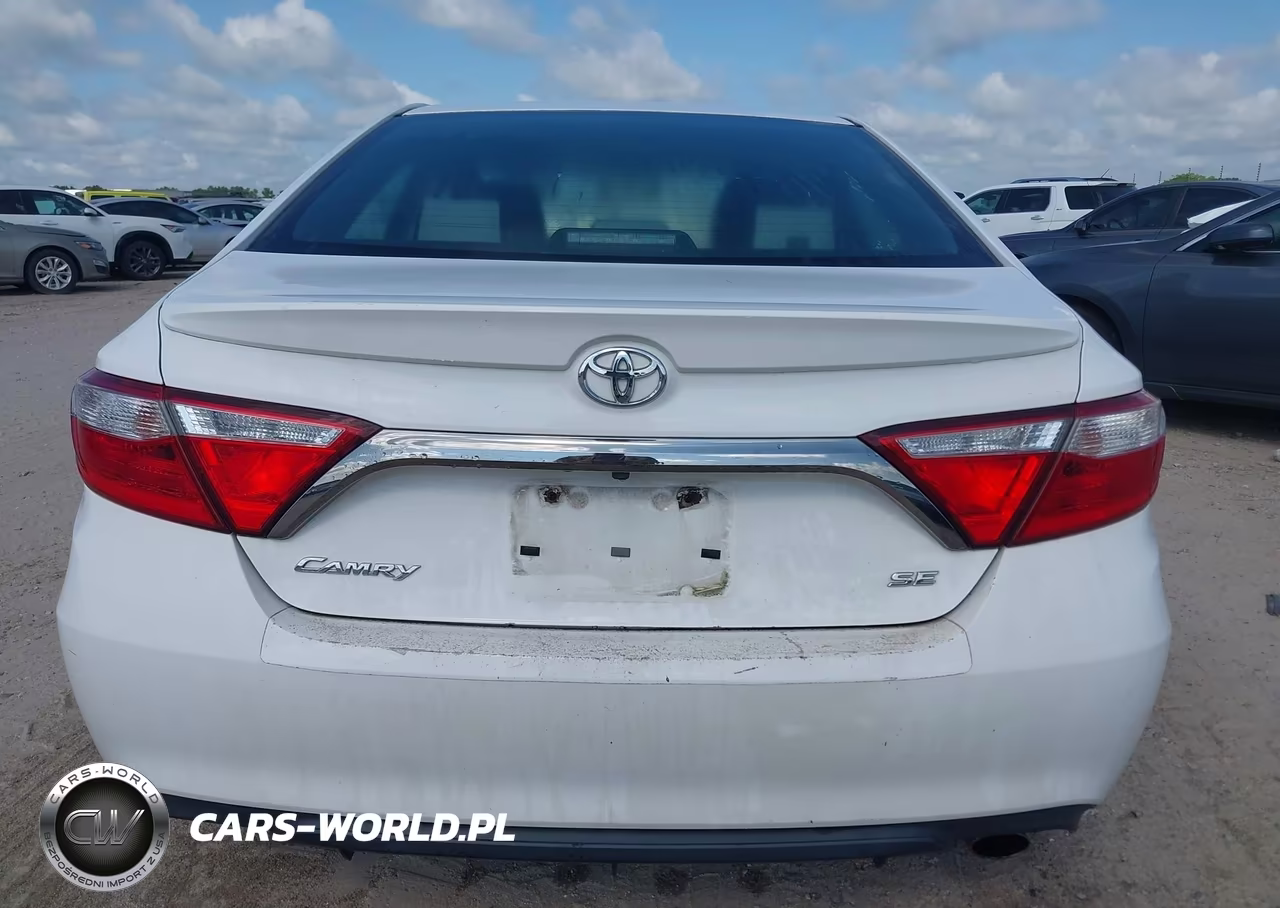 2015 Toyota Camry Se VIN:4T1BF1FK9FU475620 - 16