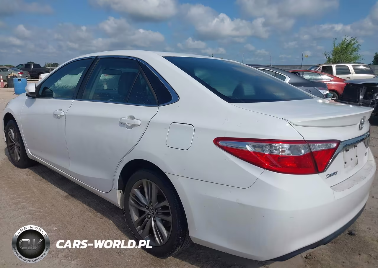 2015 Toyota Camry Se VIN:4T1BF1FK9FU475620 - 3