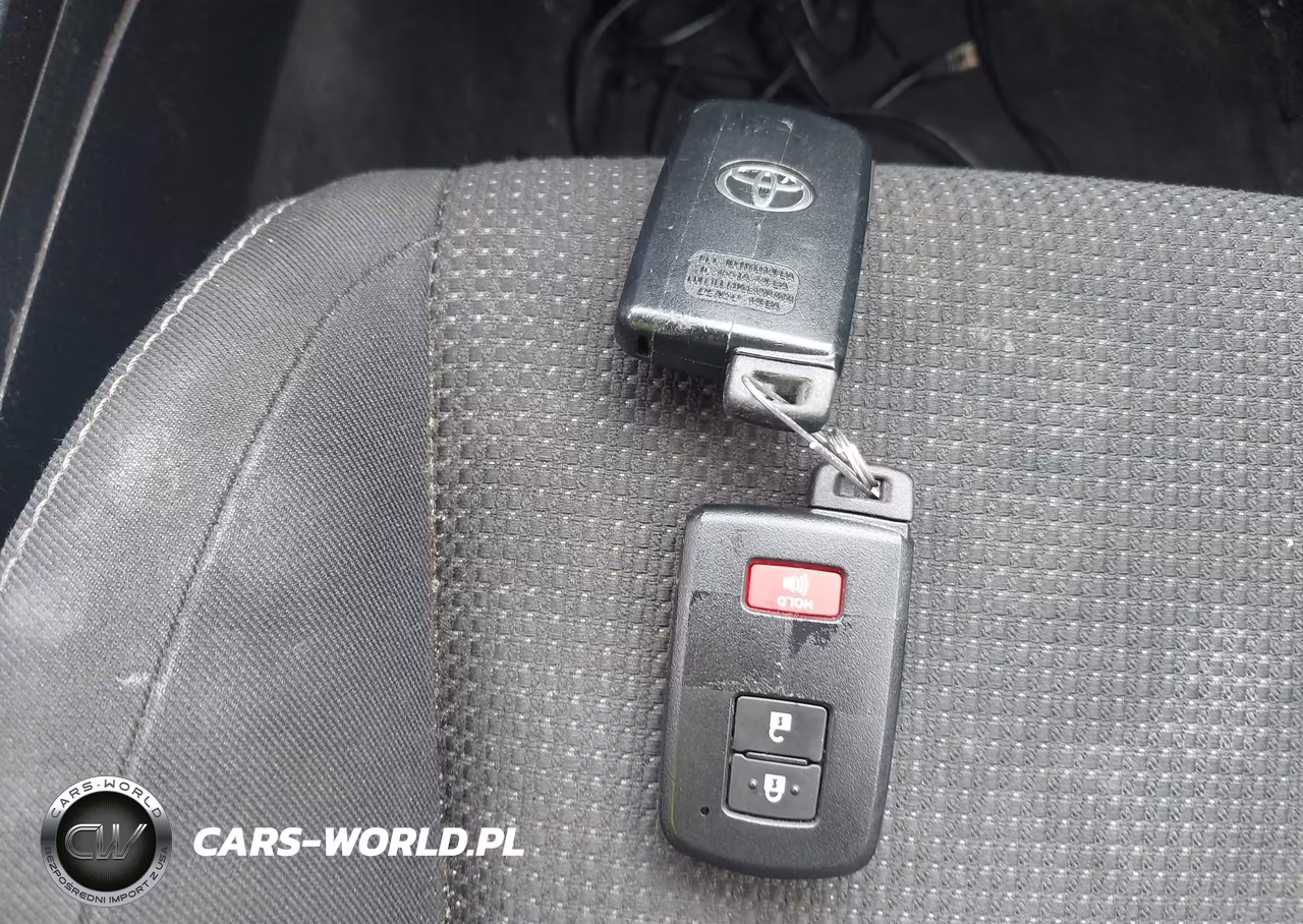 2018 Toyota Rav4 Hybrid Le VIN:JTMRJREV6JD251287 - 11