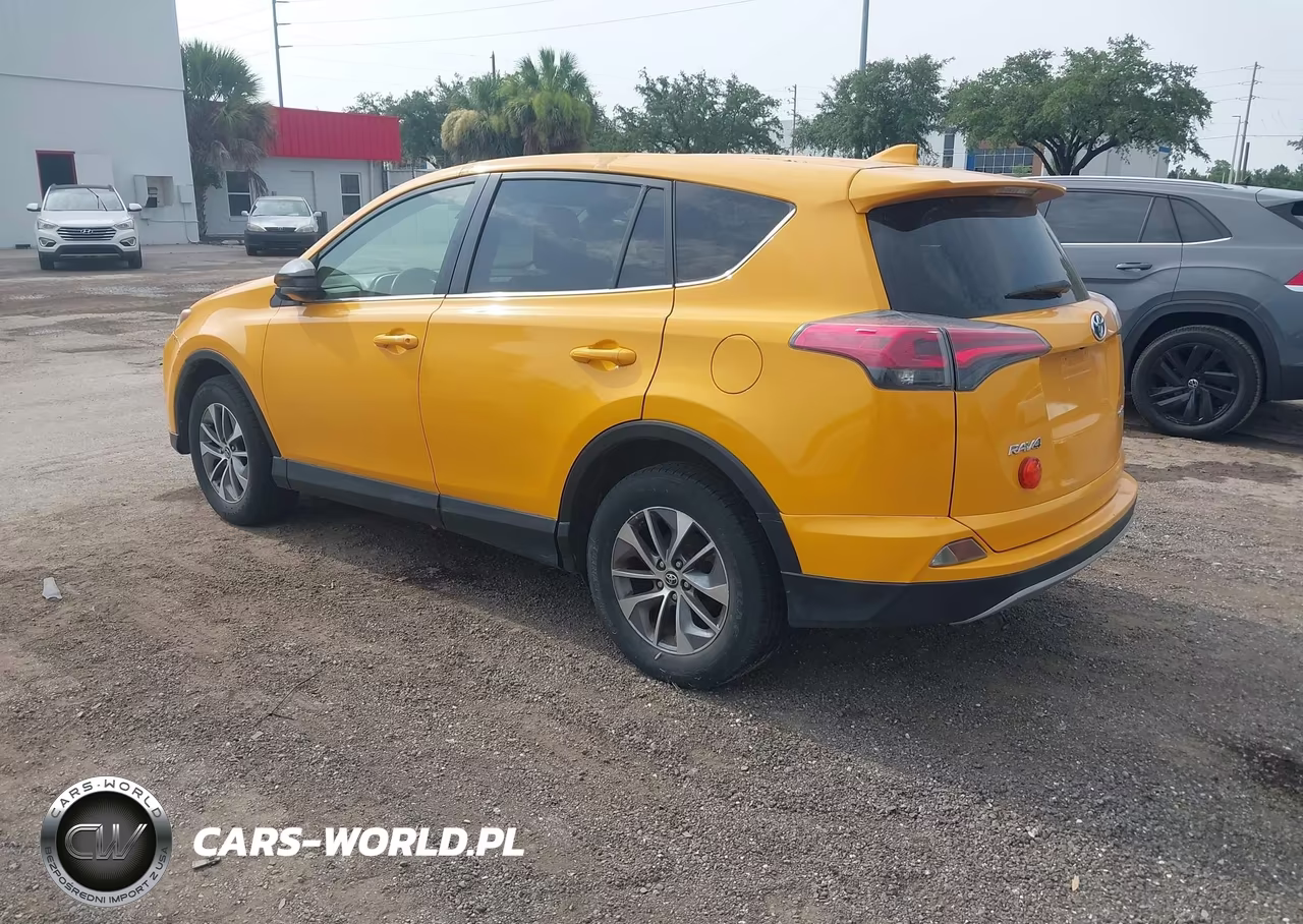 2018 Toyota Rav4 Hybrid Le VIN:JTMRJREV6JD251287 - 3