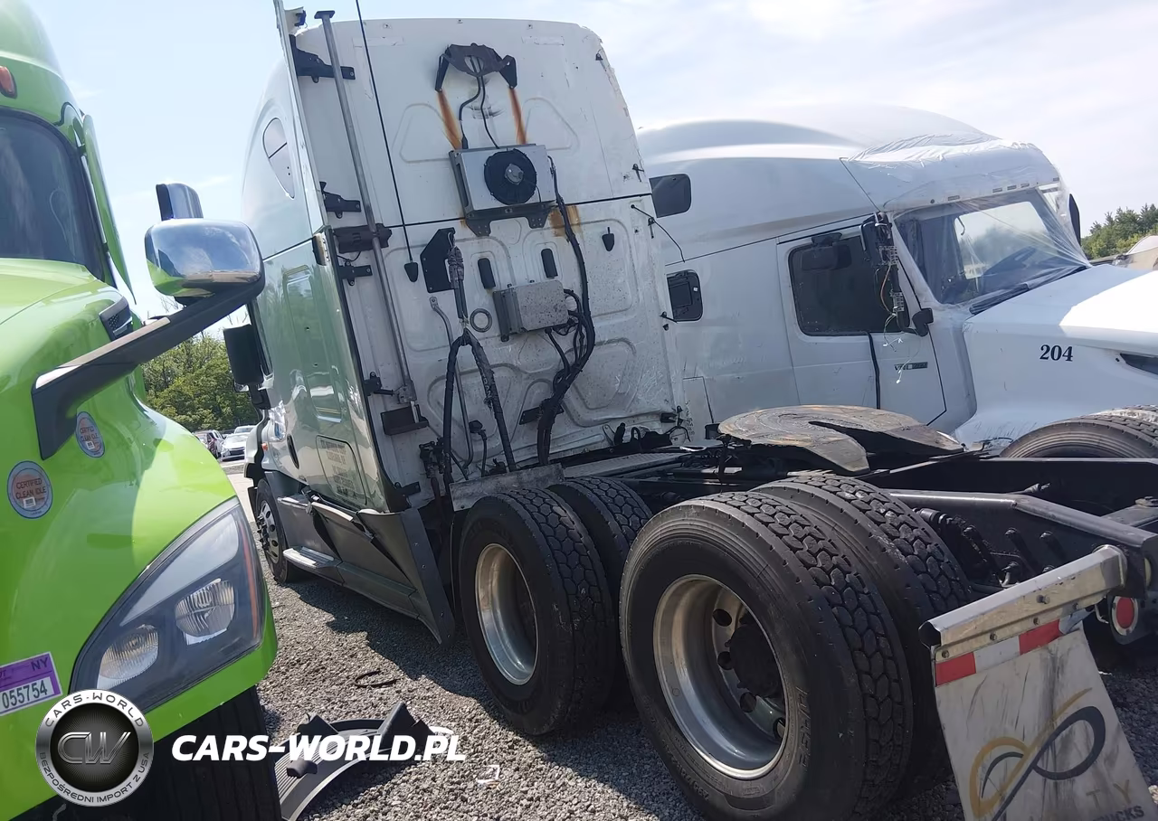 2018 Freightliner Cascadia 125 VIN:3AKJGLDR4JSJM2326 - 13