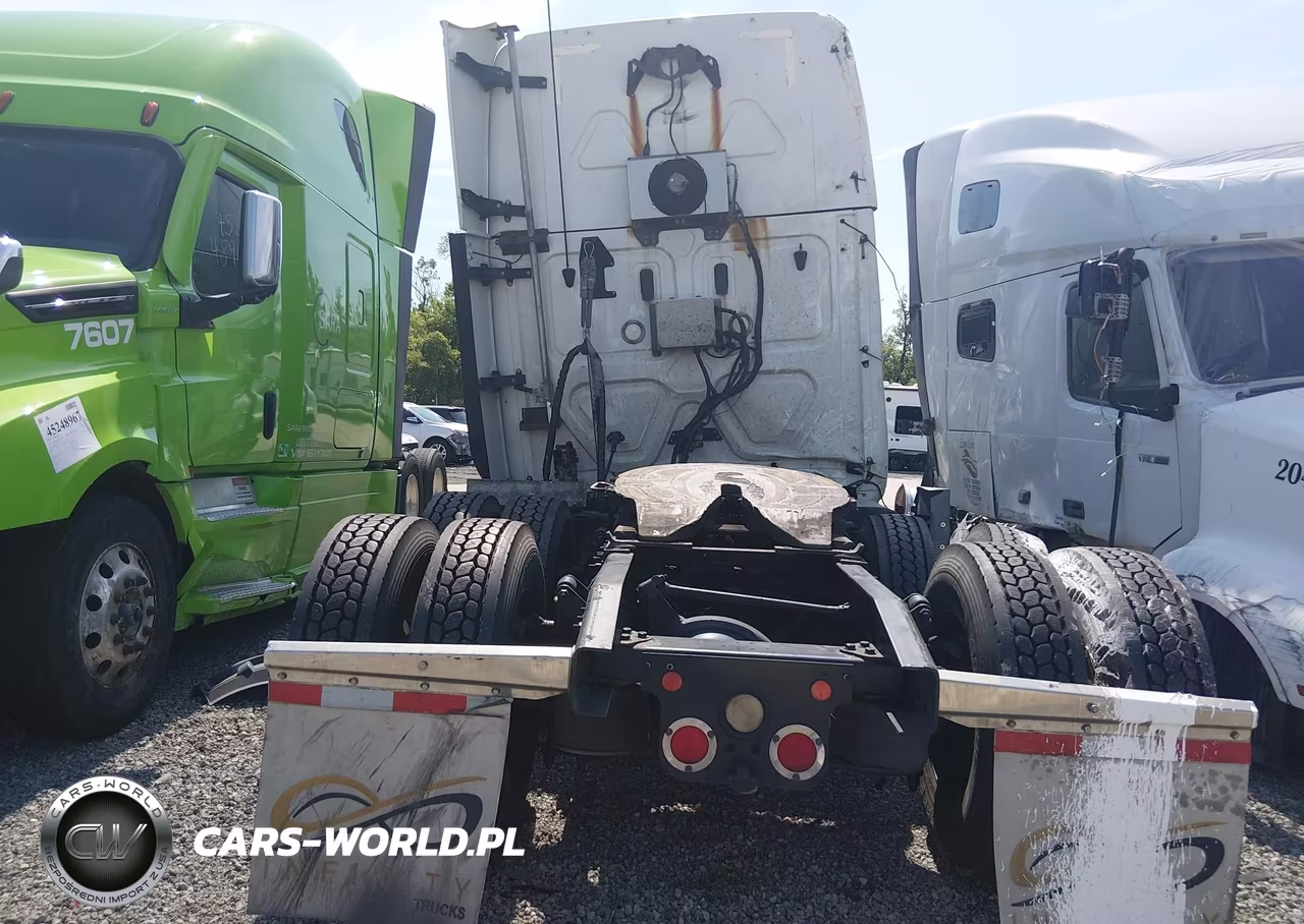 2018 Freightliner Cascadia 125 VIN:3AKJGLDR4JSJM2326 - 14