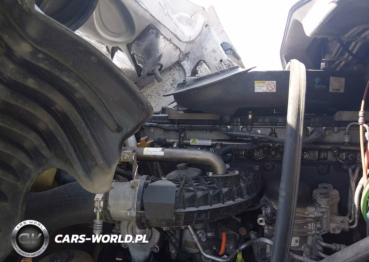 2018 Freightliner Cascadia 125 VIN:3AKJGLDR4JSJM2326 - 9