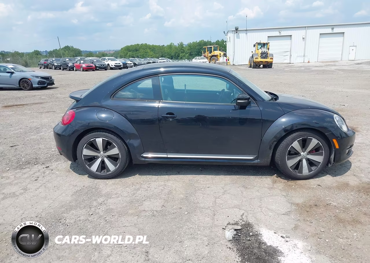 2013 Volkswagen Beetle 2.0T Turbo VIN:3VW4A7AT8DM621132 - 13