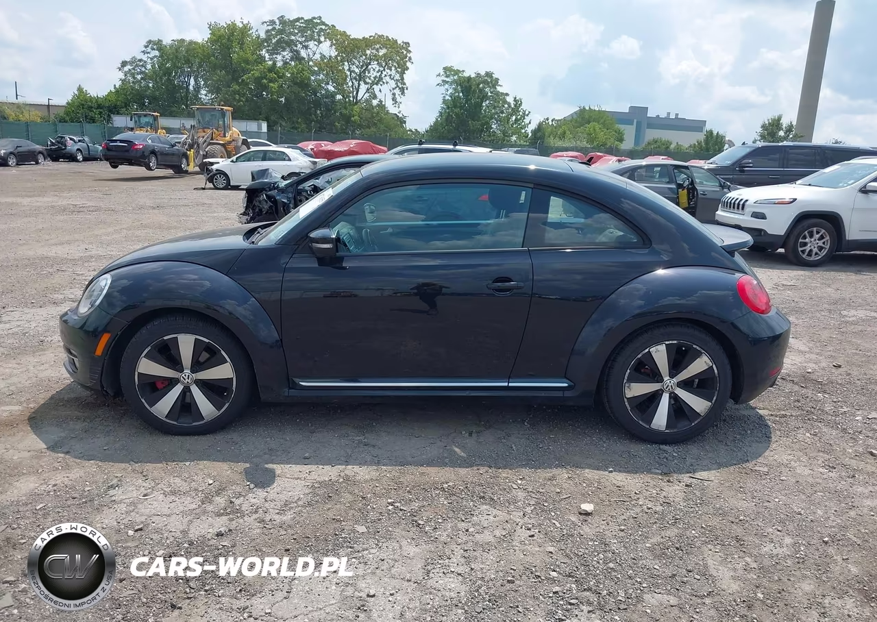 2013 Volkswagen Beetle 2.0T Turbo VIN:3VW4A7AT8DM621132 - 14