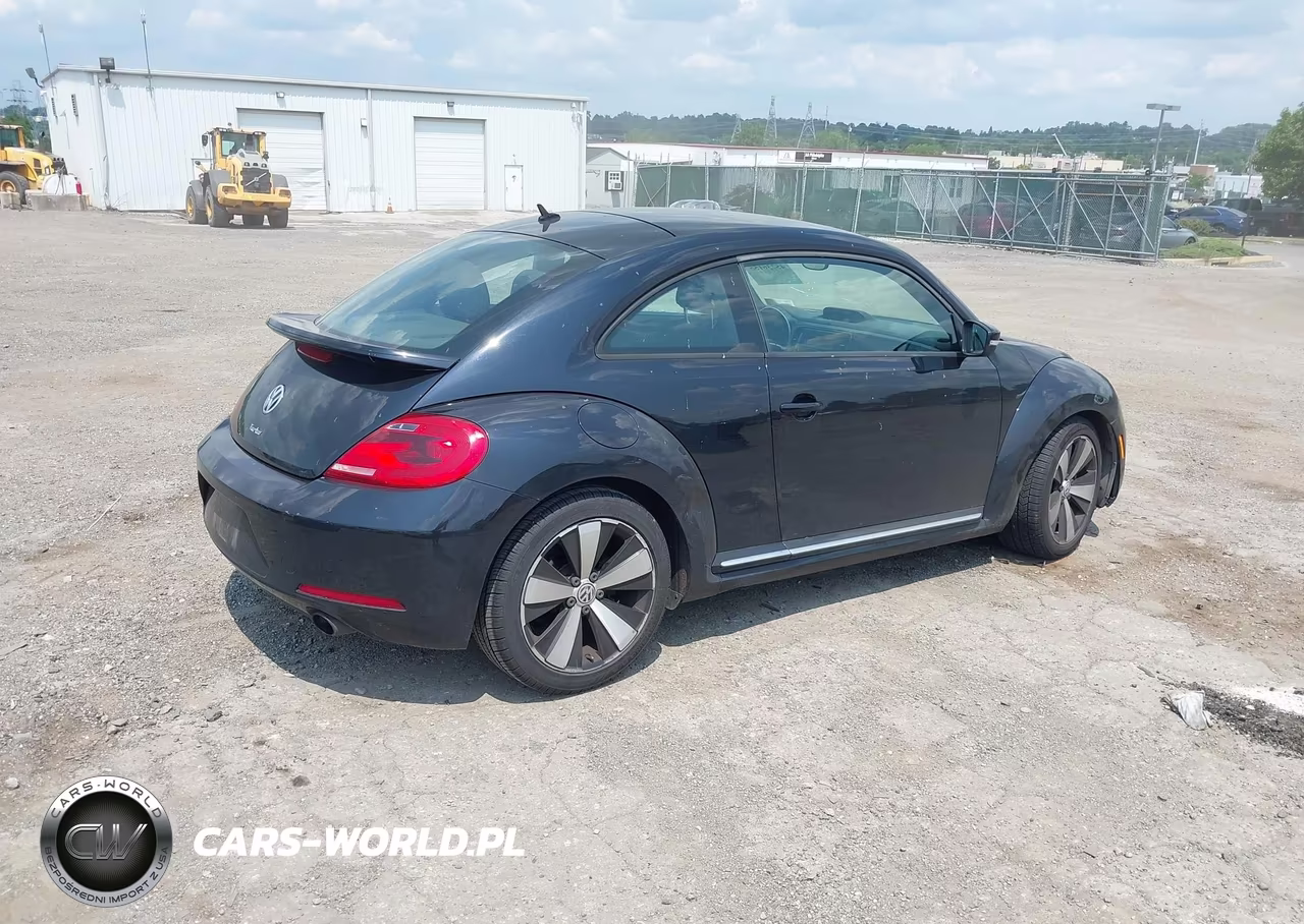 2013 Volkswagen Beetle 2.0T Turbo VIN:3VW4A7AT8DM621132 - 4