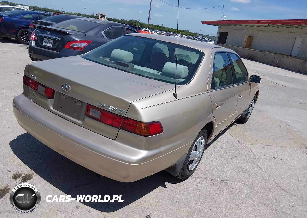 1998 Toyota Camry Ce VIN:4T1BG22K3WU258136 - 4