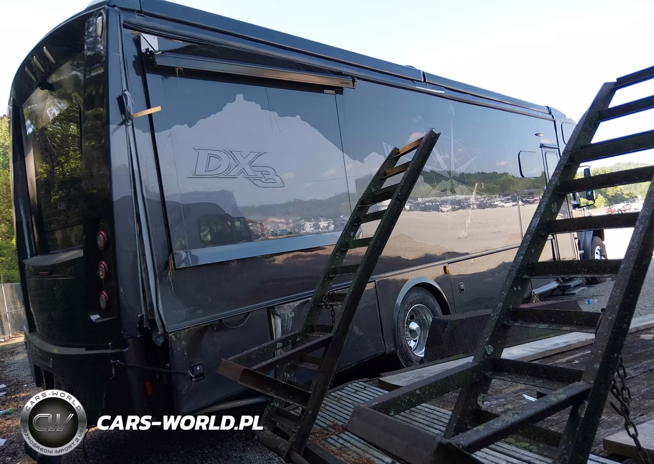 2025 Freightliner M2 106 VIN:1FVACXFE4SHVW9871 - 4