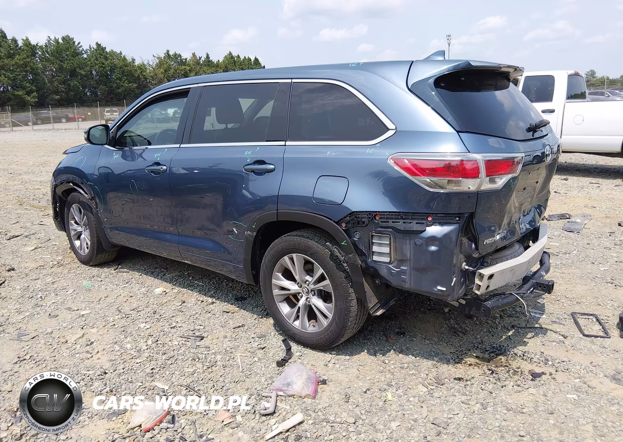 2016 Toyota Highlander Le Plus V6 VIN:5TDBKRFH3GS323812 - 3