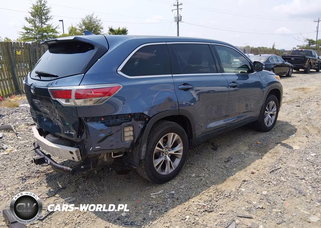 2016 Toyota Highlander Le Plus V6 VIN:5TDBKRFH3GS323812 - 4