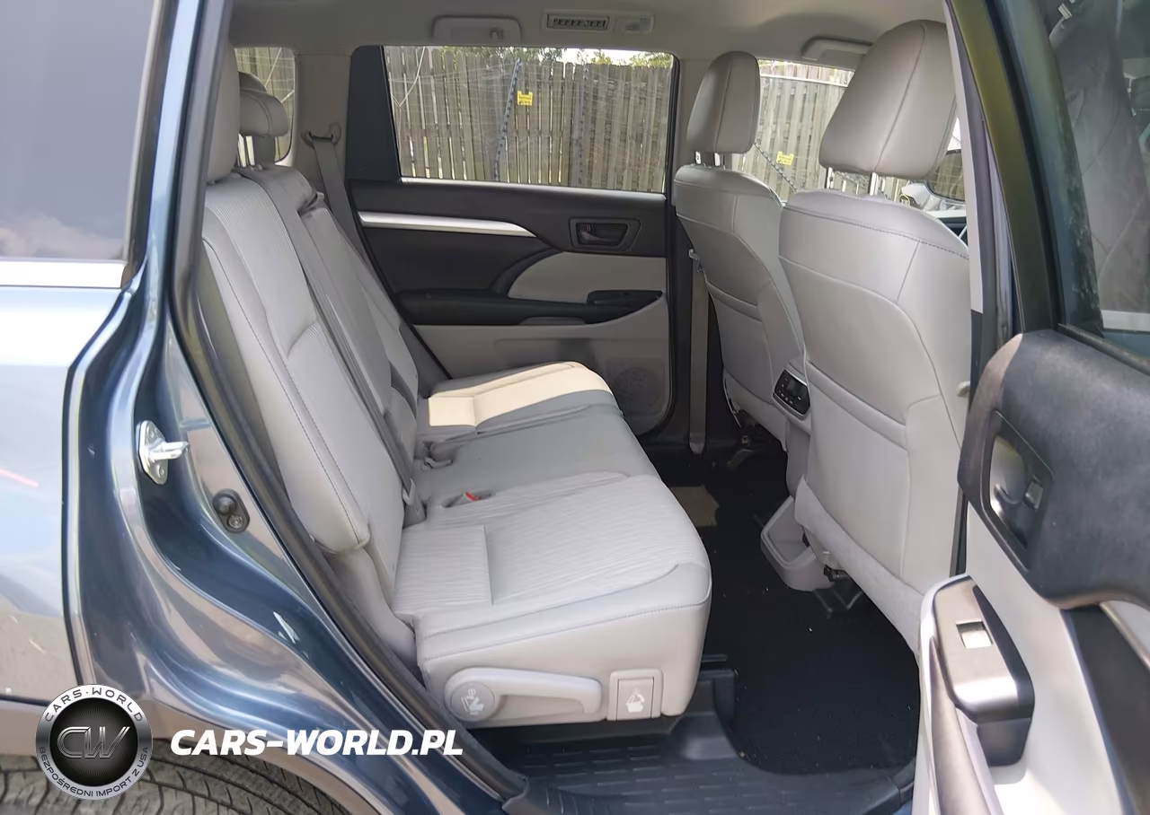 2016 Toyota Highlander Le Plus V6 VIN:5TDBKRFH3GS323812 - 8
