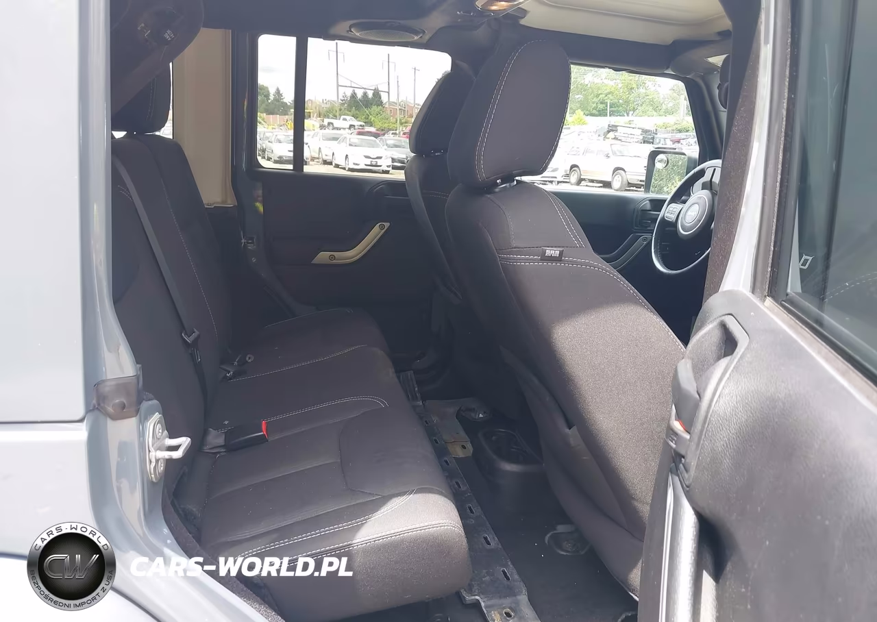 2014 Jeep Wrangler Unlimited Sahara VIN:1C4HJWEG7EL270468 - 8