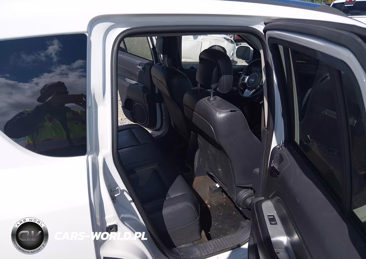 2015 Jeep Compass High Altitude Edition VIN:1C4NJDEB5FD168772 - 8