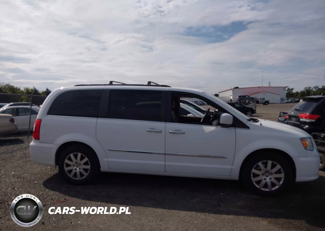 2016 Chrysler Town & Country Touring VIN:2C4RC1BG8GR119414 - 13