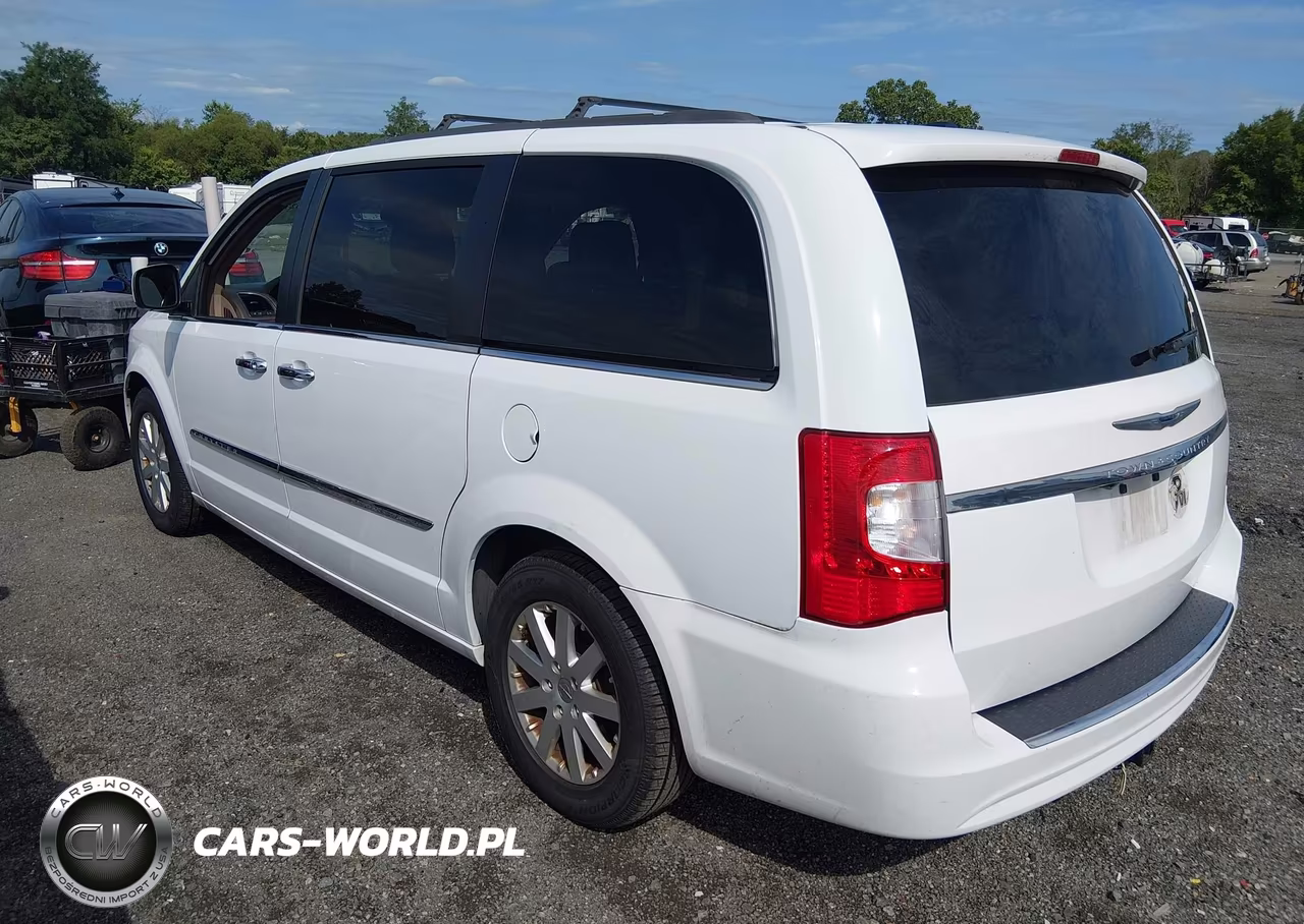 2016 Chrysler Town & Country Touring VIN:2C4RC1BG8GR119414 - 3