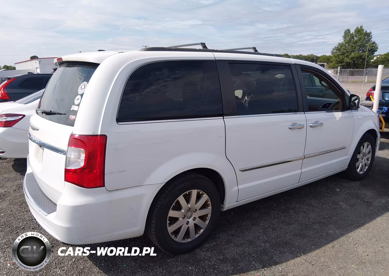 2016 Chrysler Town & Country Touring VIN:2C4RC1BG8GR119414 - 4