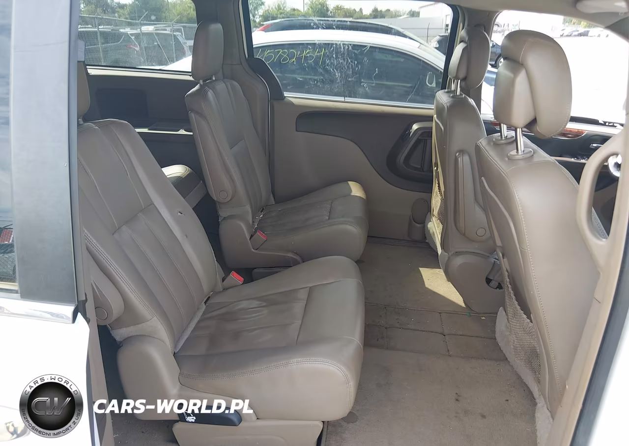 2016 Chrysler Town & Country Touring VIN:2C4RC1BG8GR119414 - 8