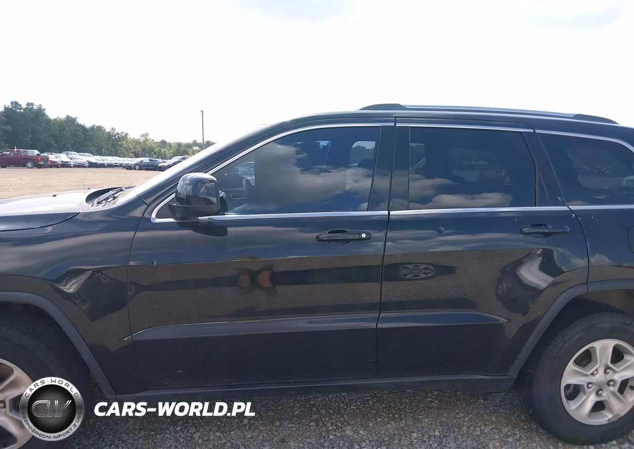 2015 Jeep Grand Cherokee Laredo VIN:1C4RJEAG2FC635404 - 14