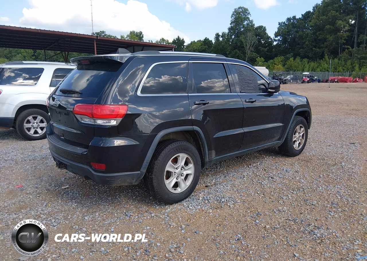 2015 Jeep Grand Cherokee Laredo VIN:1C4RJEAG2FC635404 - 4