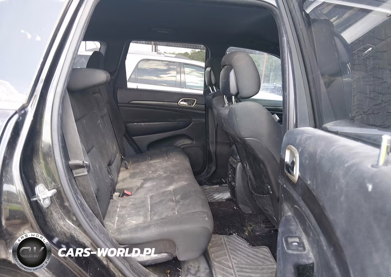 2015 Jeep Grand Cherokee Laredo VIN:1C4RJEAG2FC635404 - 8