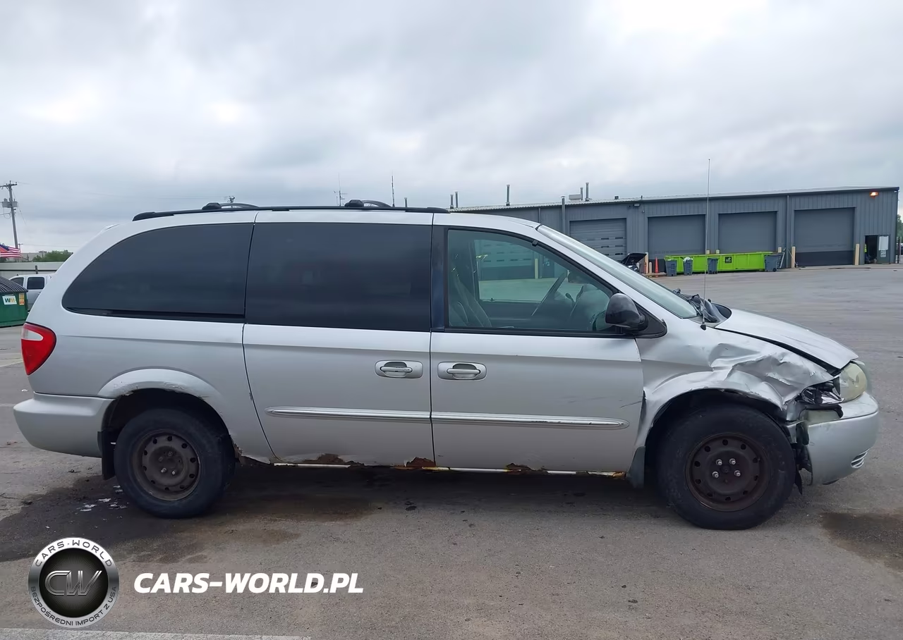 2003 Chrysler Town & Country VIN:2C4GP24363R242120 - 13